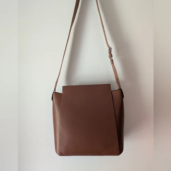 Everlane The Form Bag In Cognac - Picture 2 of 14